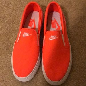 Nike size 8 canvas slip-on